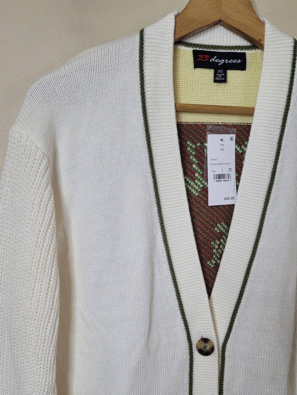 NWT 33 Degrees Tomato Graphic Cardigan Sweater - Picture 4 of 13